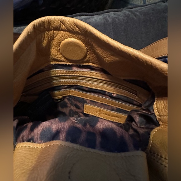 B Makowsky”naked leather” Bag. Brand new crossbody bag - Picture 5 of 7